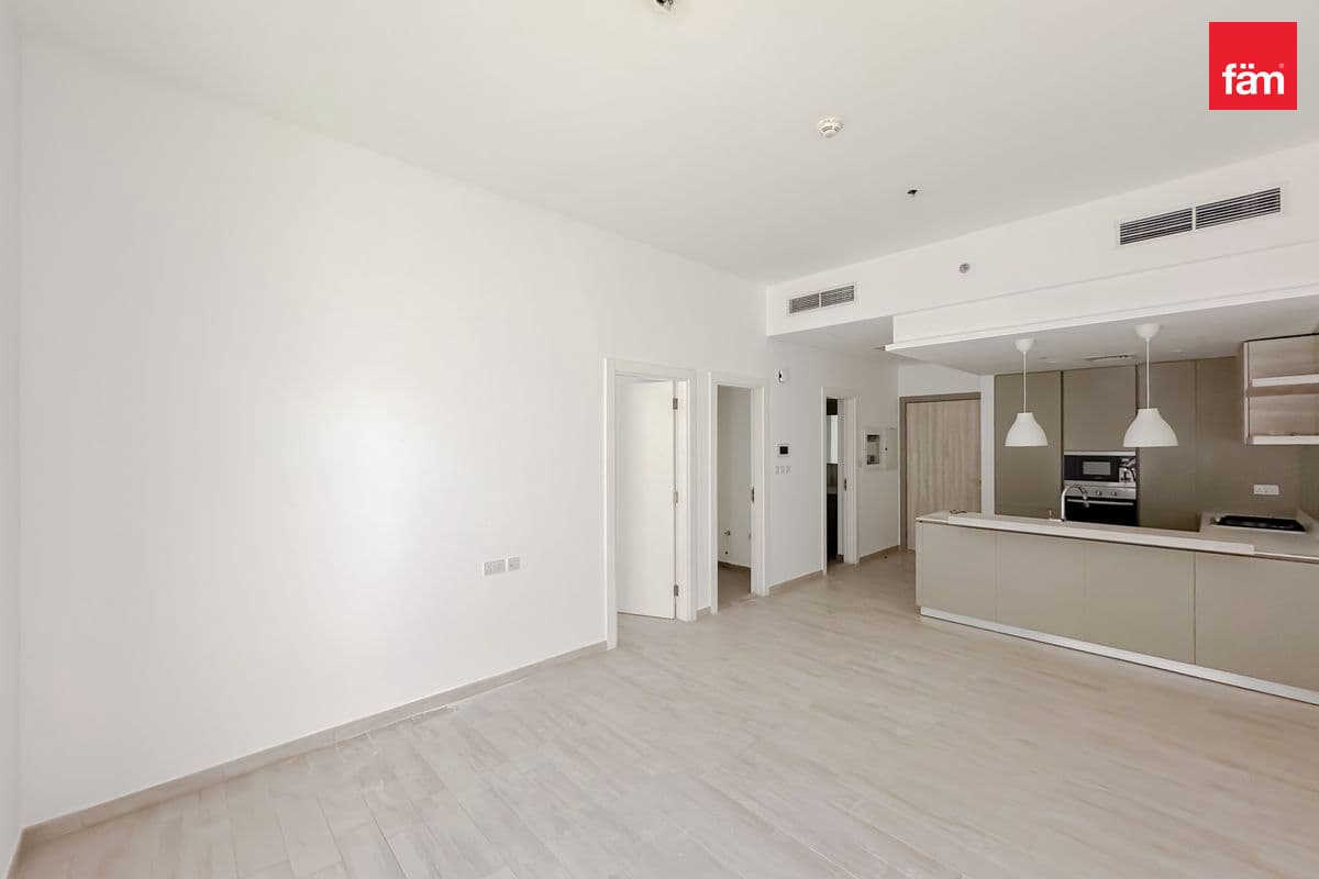 Contemporary | Huge Layout | Low Rise Building