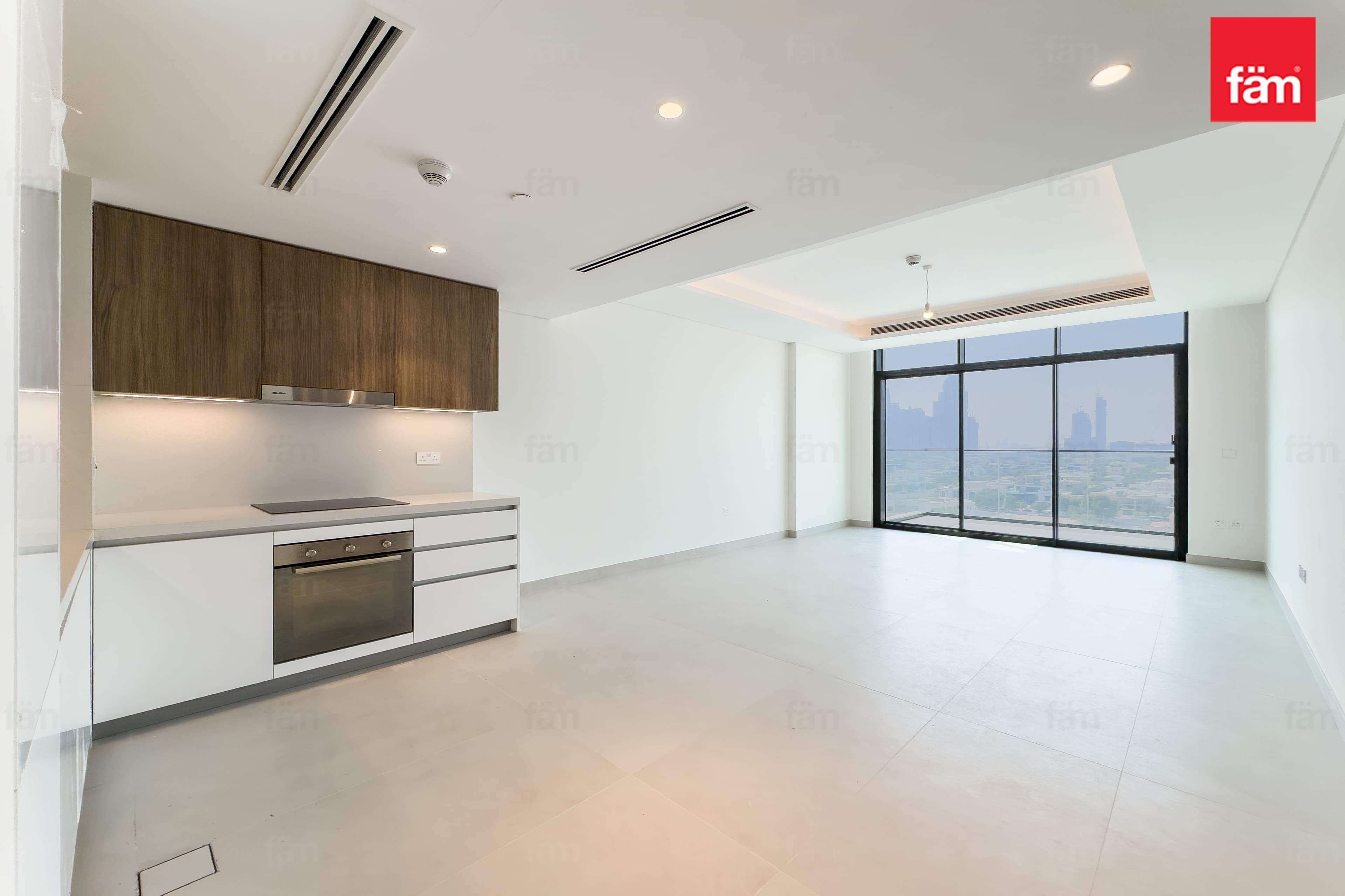 Modern APT Near Business Bay Metro