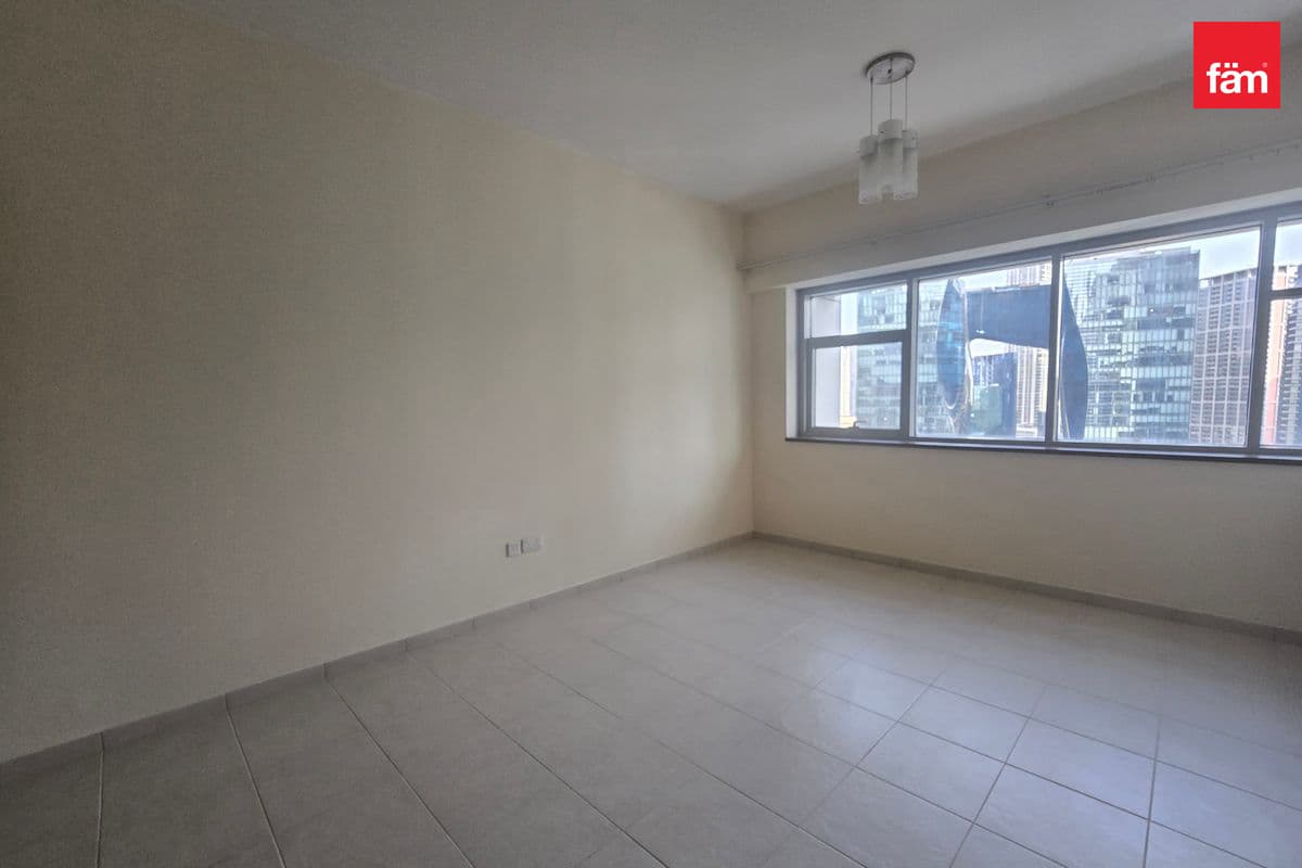 Unfurnished | High Floor | Near Metro