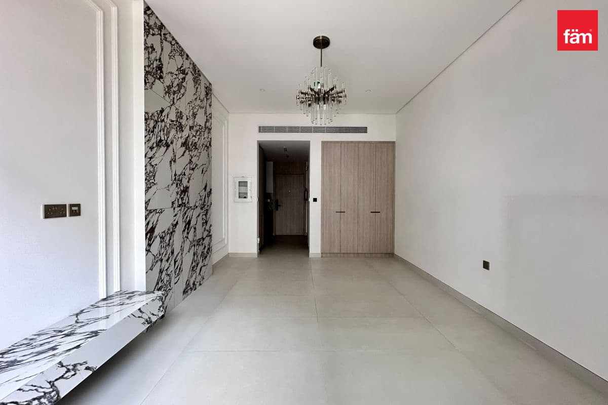 Vacant | Premium Amenities | Modern