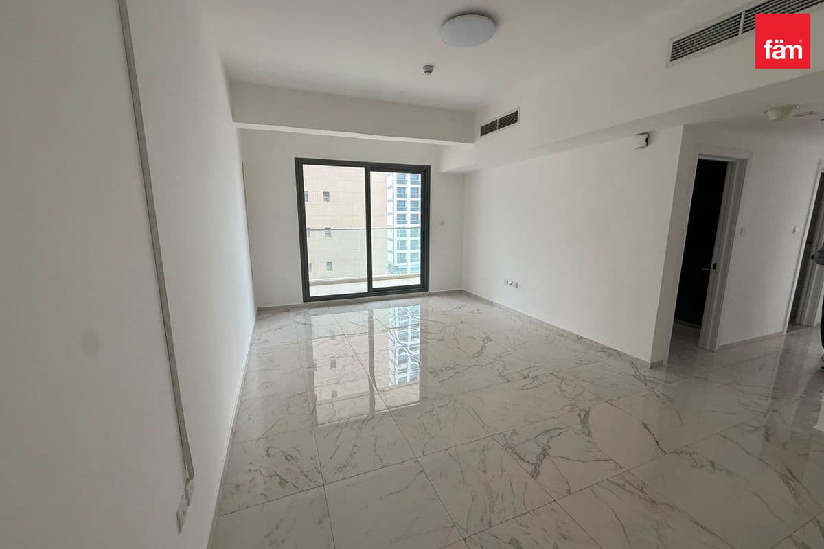 Spacious Apartment | Prime Location | Vacant