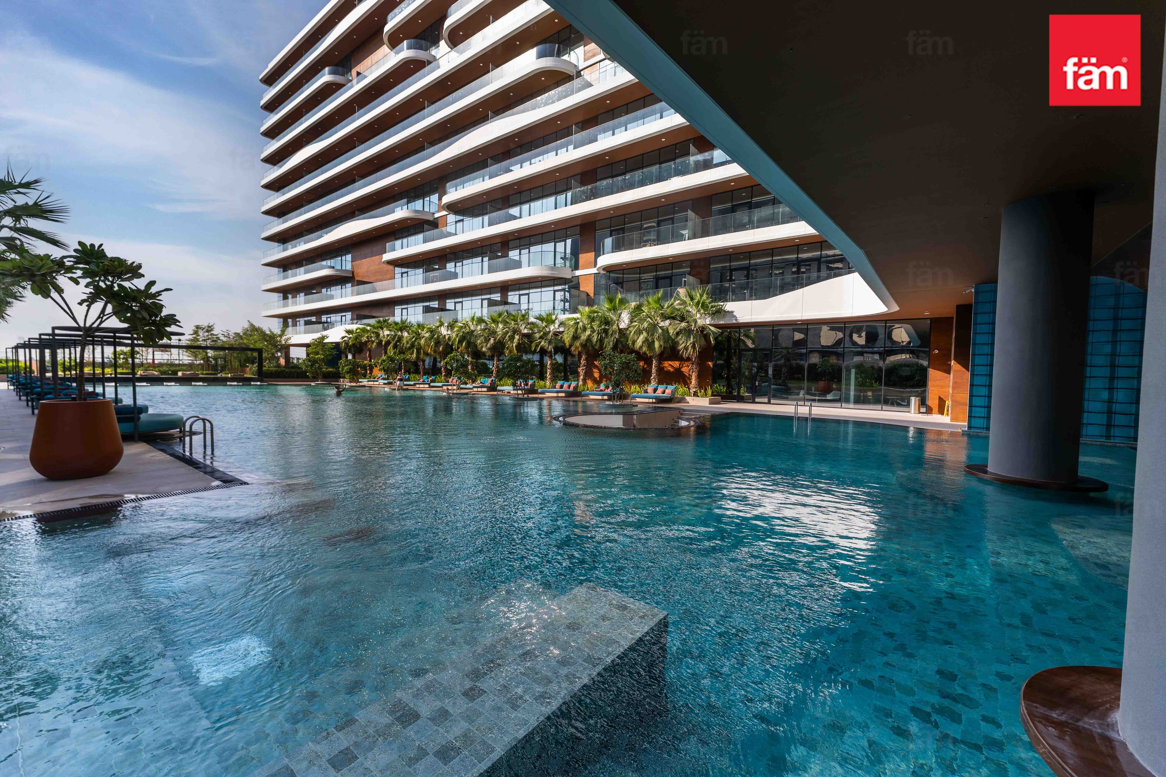 Modern 1-Bedroom With Golf Views | Golf Residence