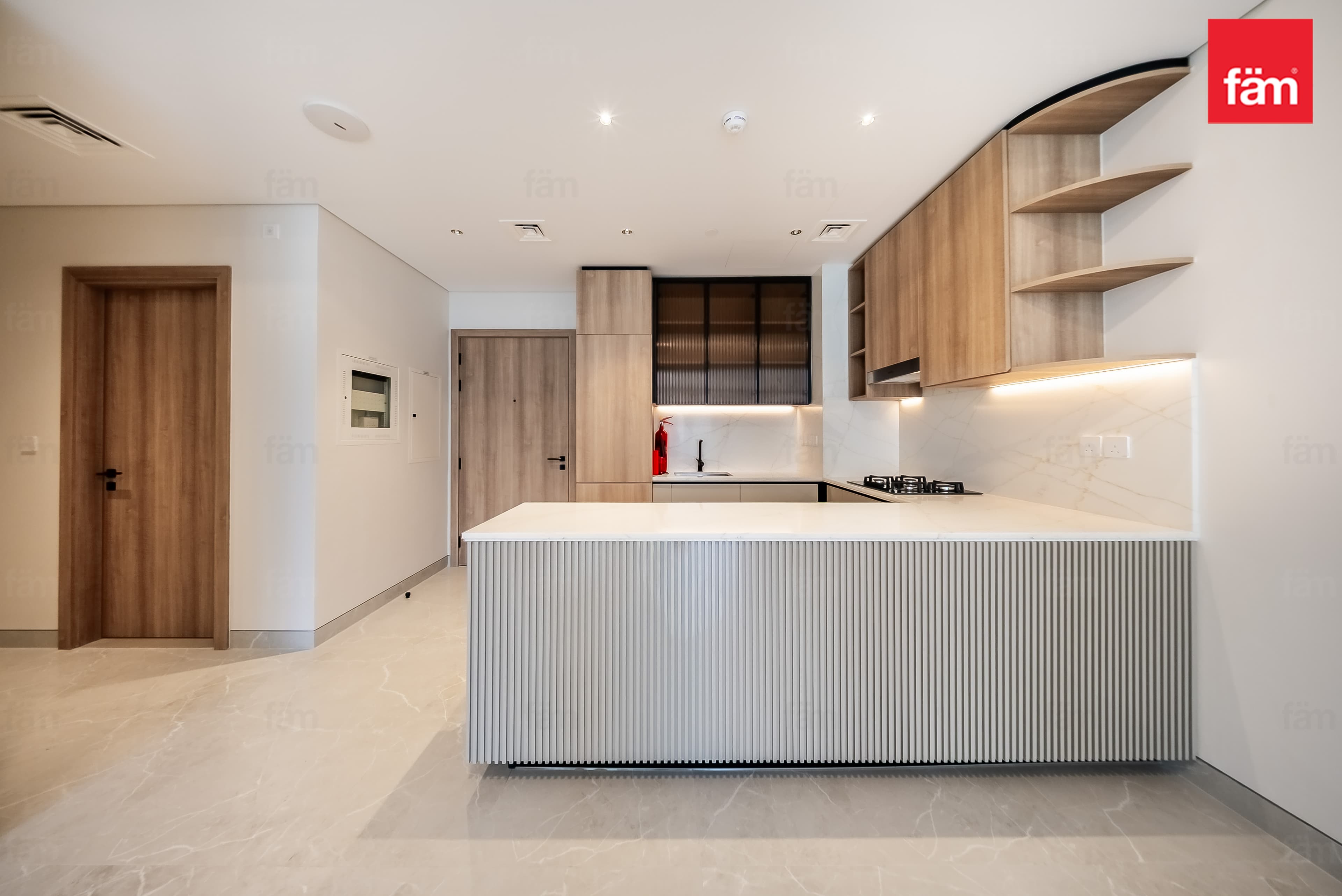 Spacious 2-Bedroom | Park & Villa View