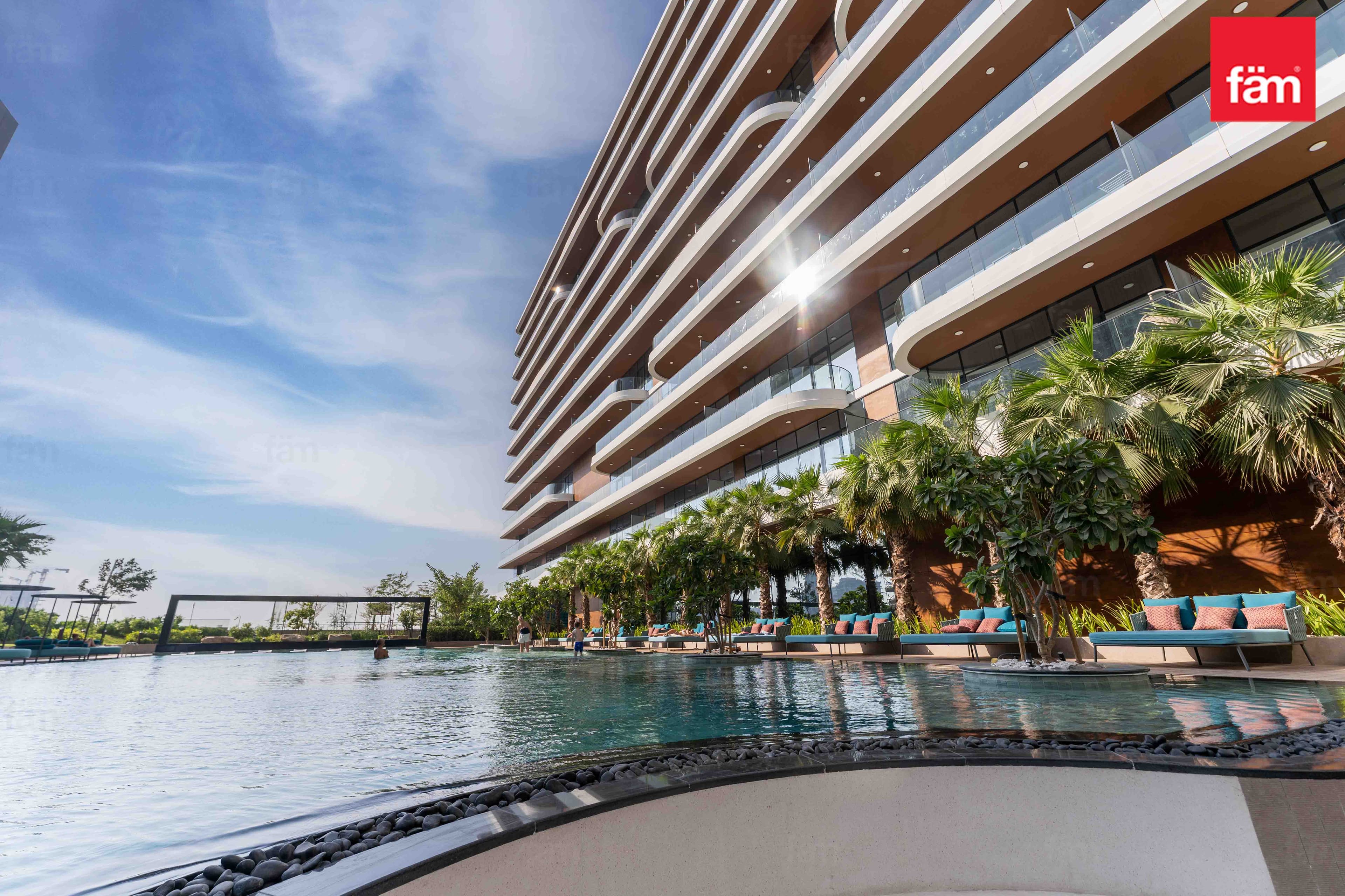 Spacious 2-Bedroom | Park & Villa View