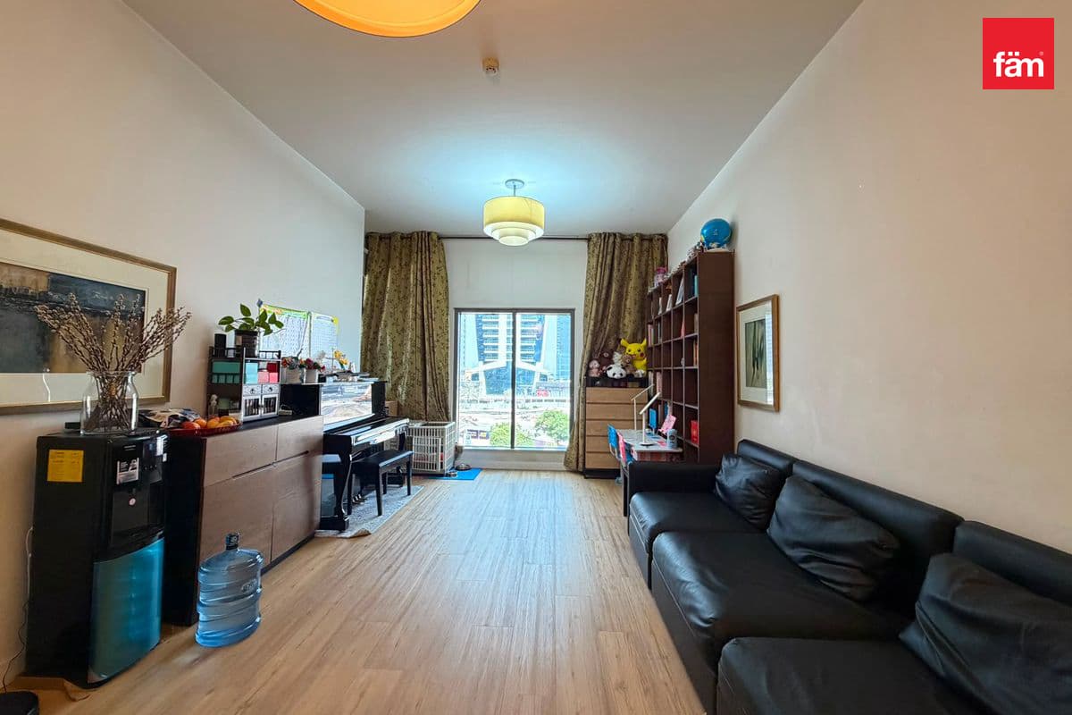 Next To Sobha Metro | With Parking | With Balcon