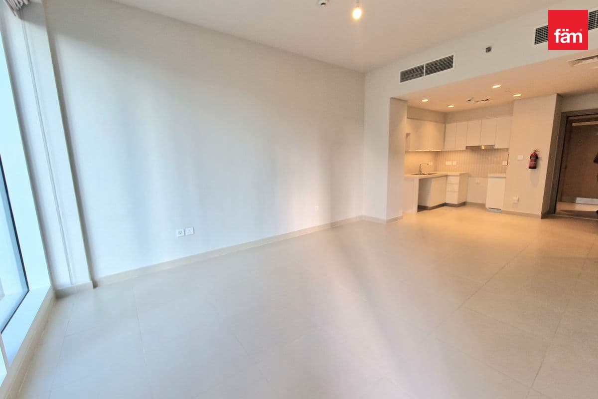 Bright And Spacious | Low Floor | Luxury Living