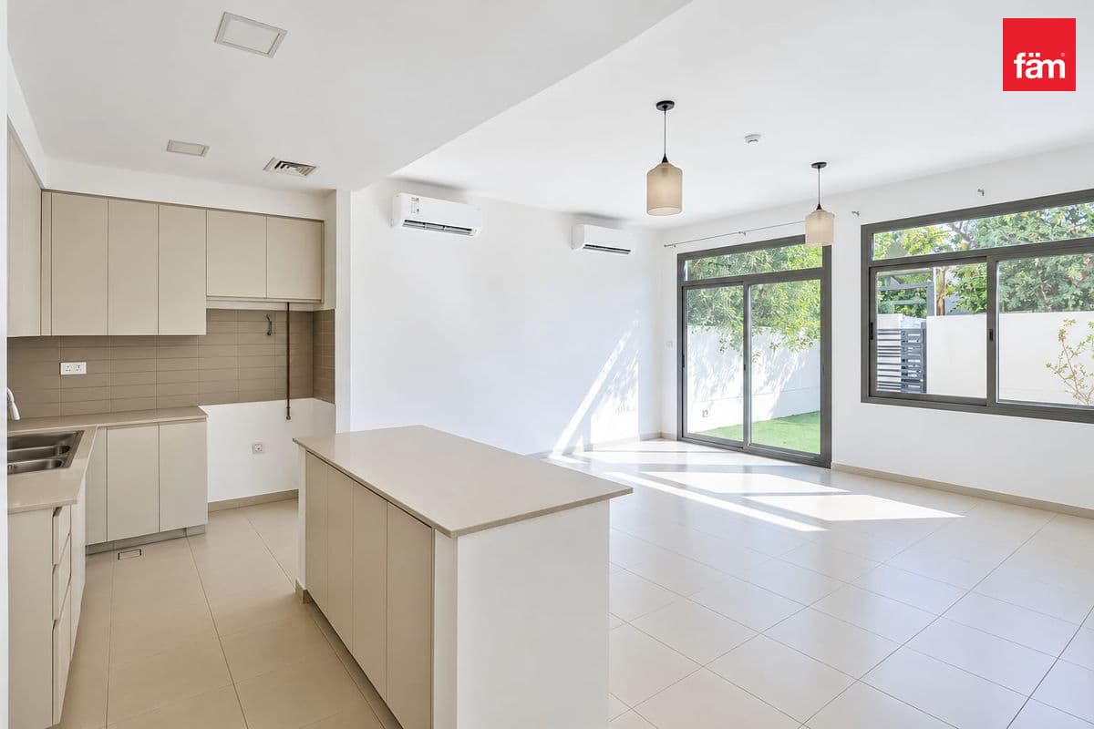 Prime Location | Single Row | Near Park