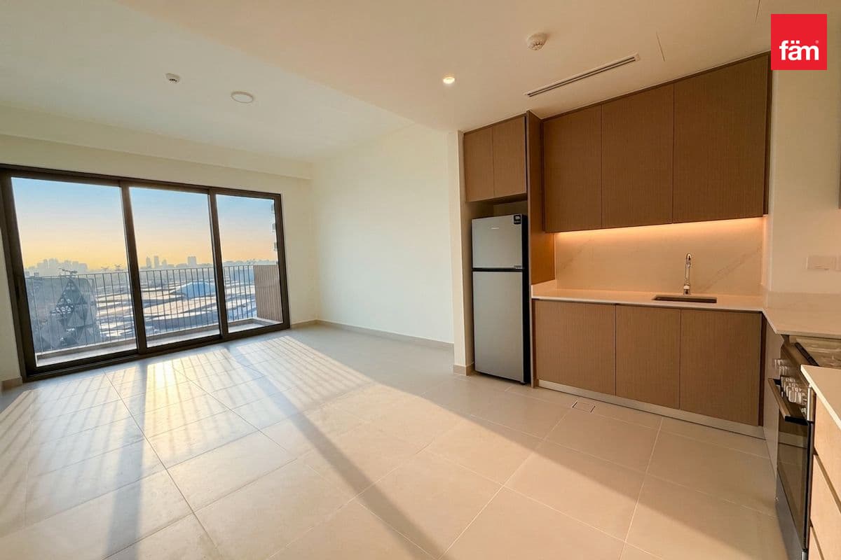 High Floor | Pool View | Kitchen Appliances