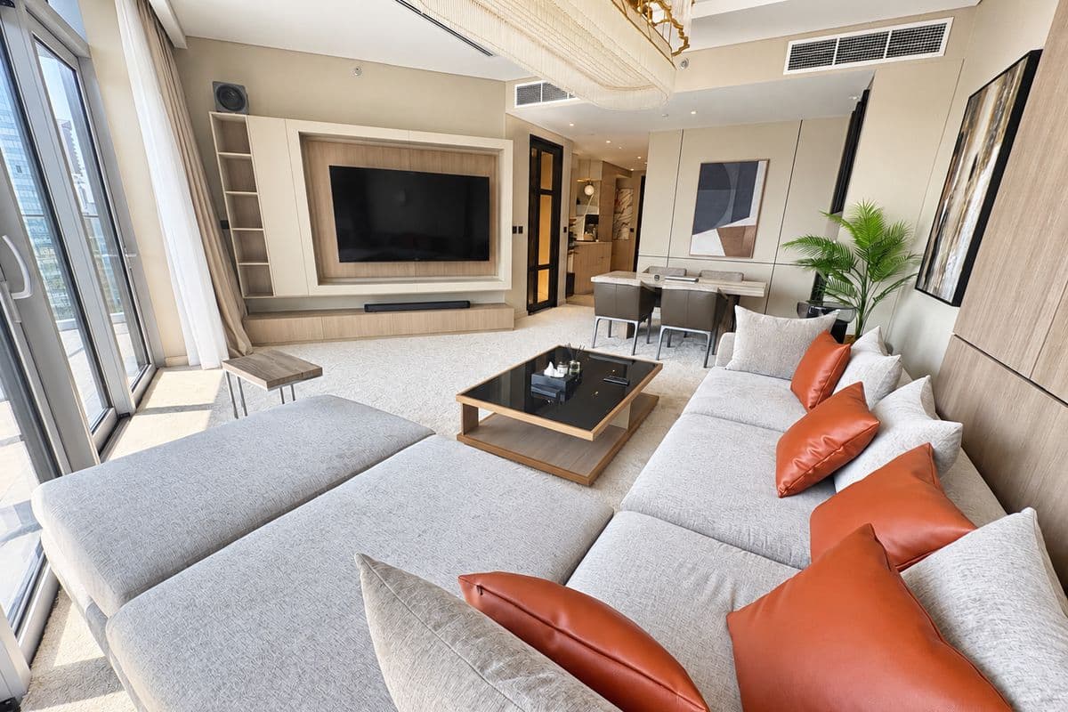 High Floor I Premium Furniture I Brand New