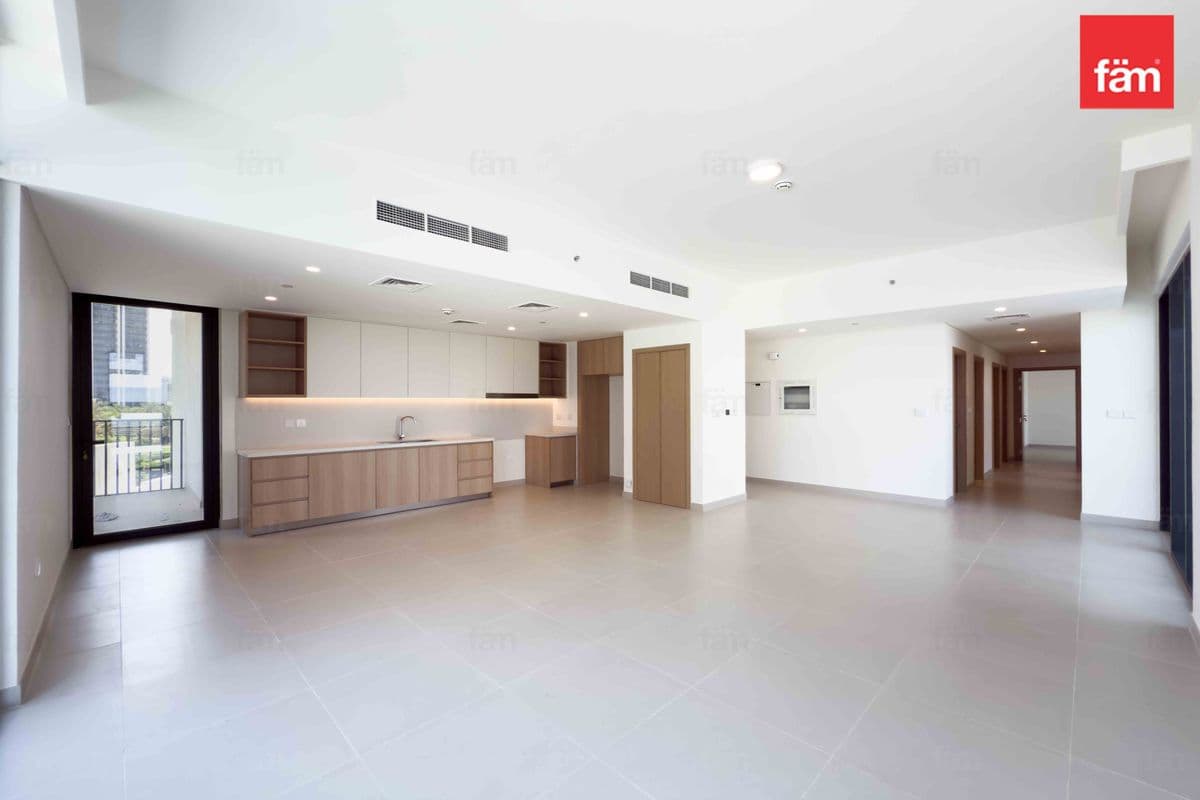 Seaview | Vacant | Corner Unit