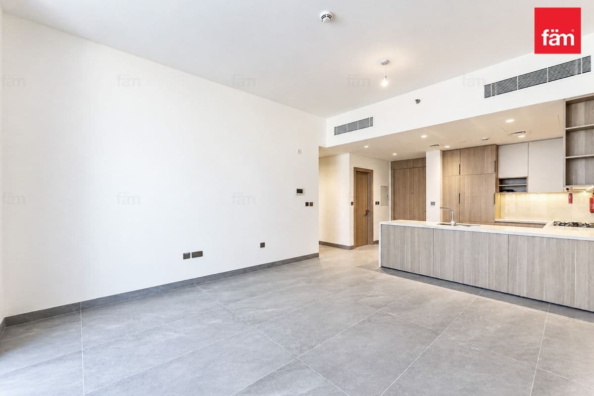 Vacant I High Floor I Midtown Views