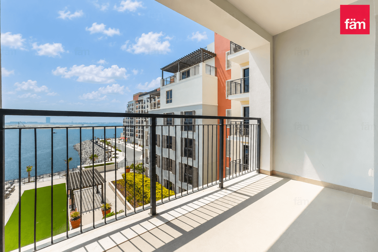 2 Bed Bright Unit | Sea View| Burj View