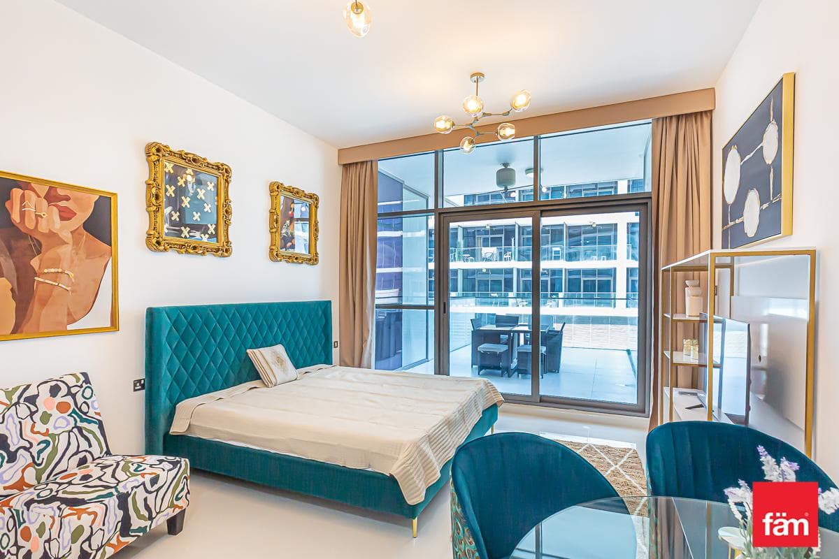 Modern Larger Studio Fully Furnished 12 Cheques