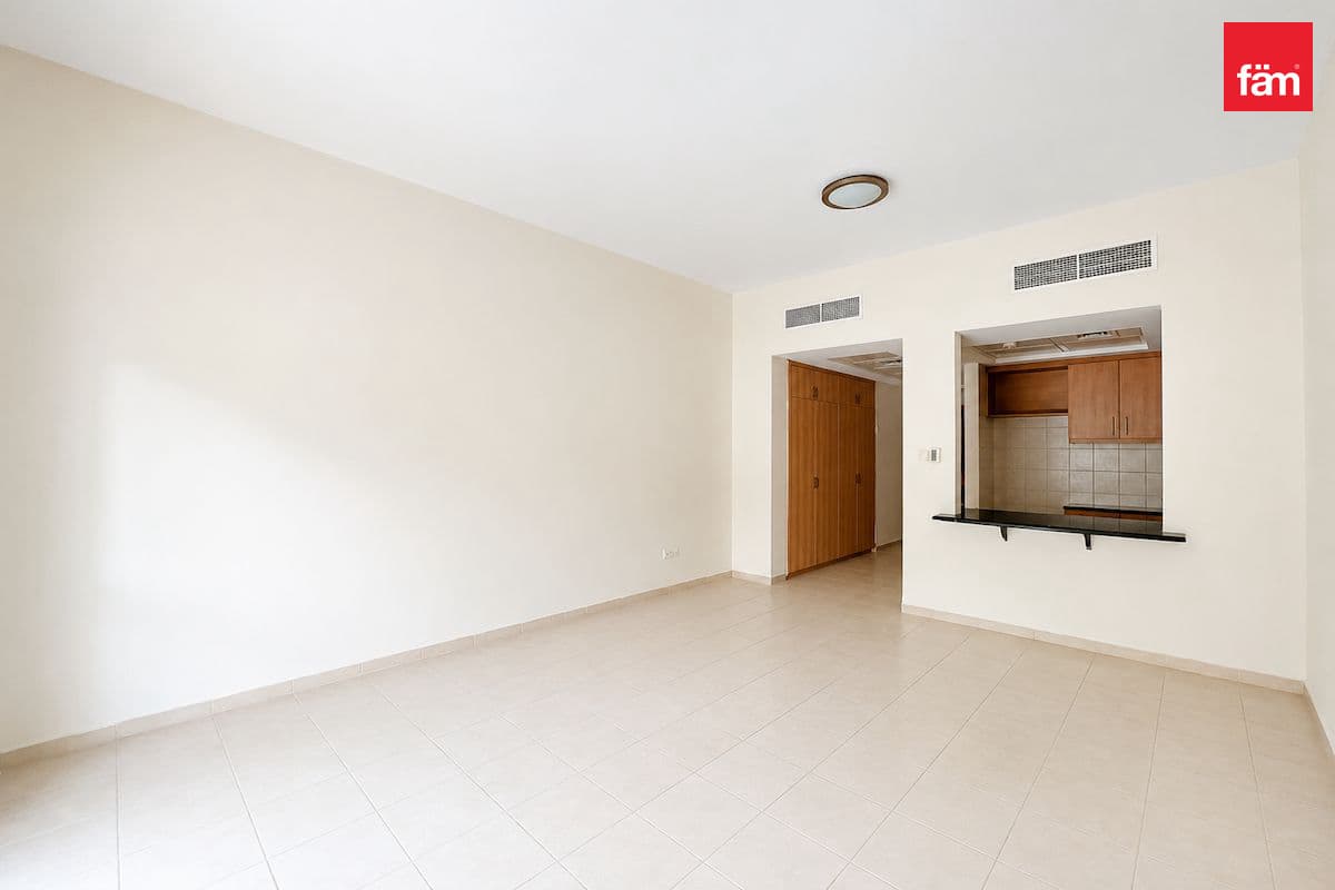 One Month Free | Near Metro | Vacant