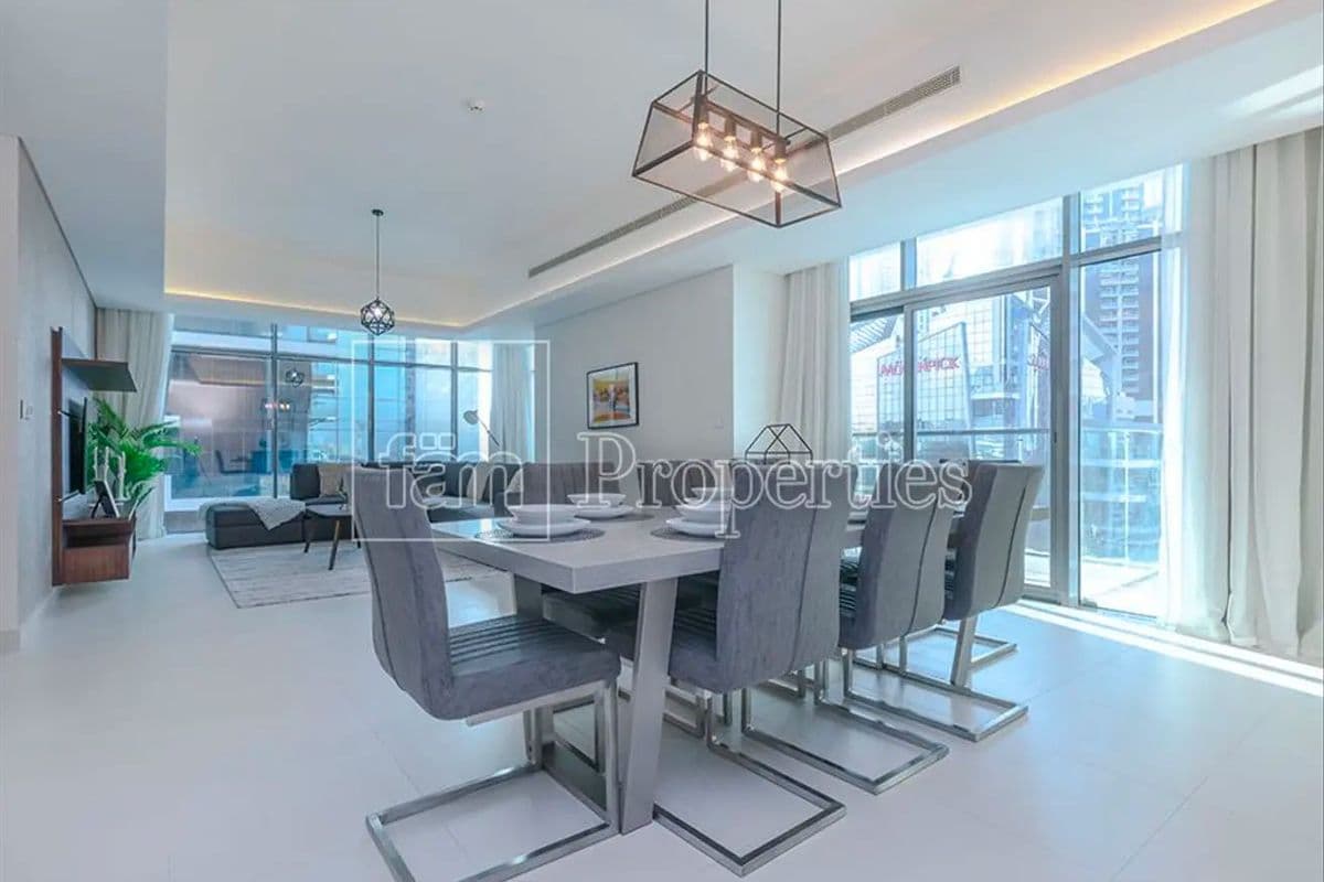 Multiple Options Spaciouse Ready To Move In