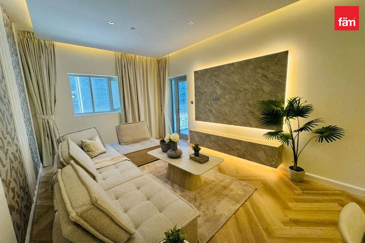 Park&Pool View| Luxury Upgraded | Prime Location