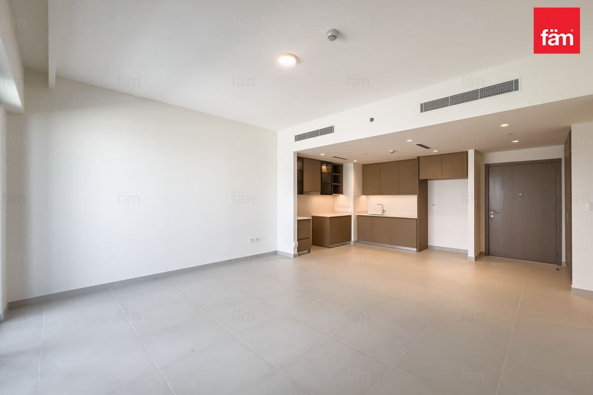 Exclusive | Creek Tower View | Multiple Options