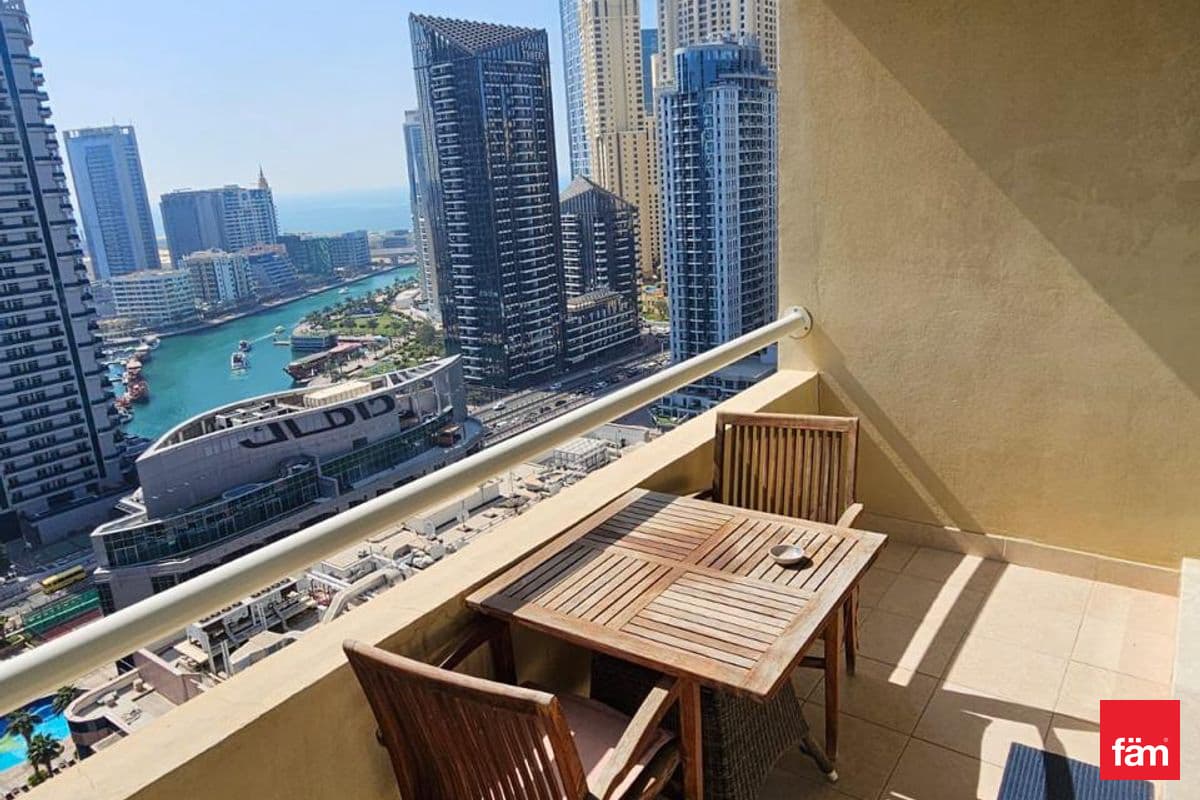 Spacious 1br | Stunning Marina View
