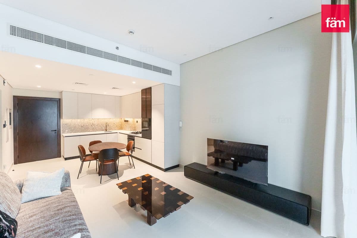 Fully Furnished| Spacious Unit| Brand New