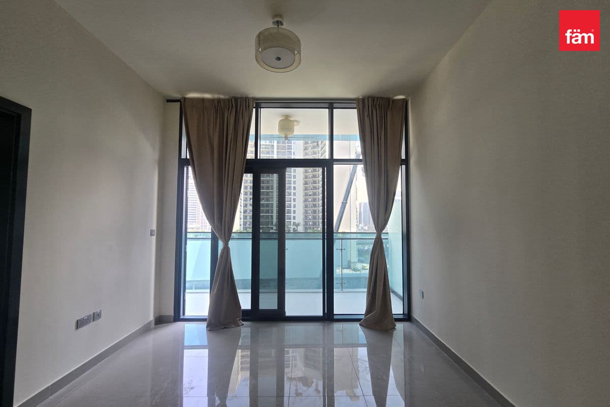 Canal View | Vacant | Near Metro