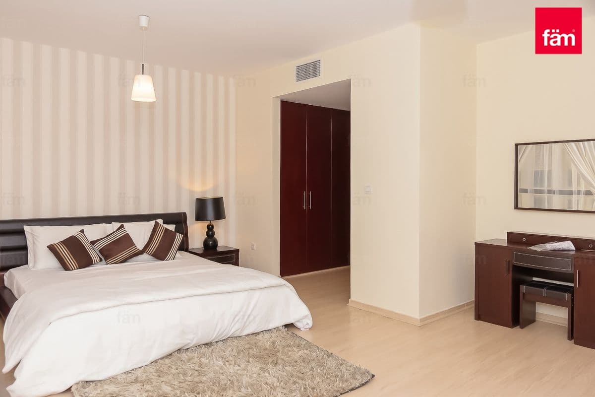 Fully Furnished I Mid Floor I Ready For Move In