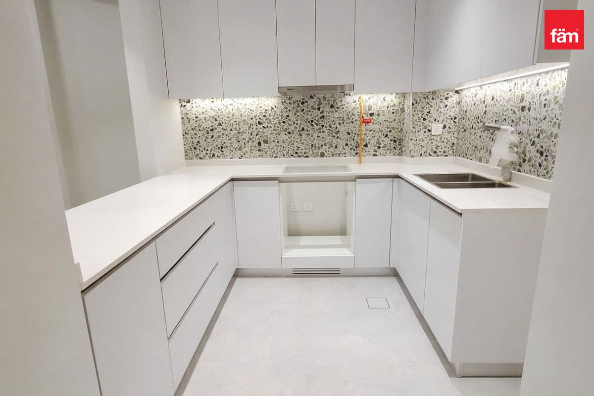 Urnished 1br+2bath | 2 Min Mall | Best Price