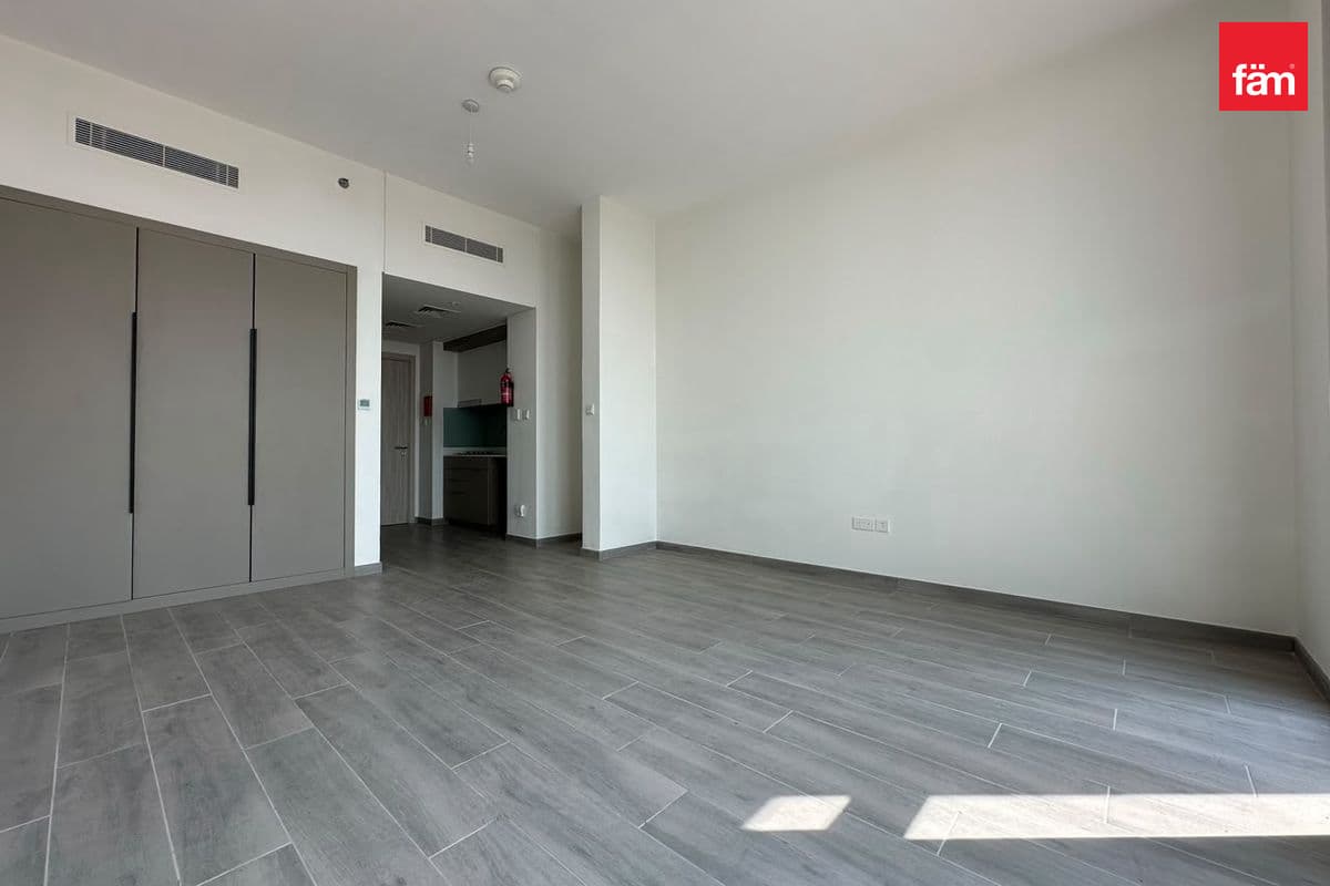 Spacious | Vacant | Best Deal | 4 Cheques