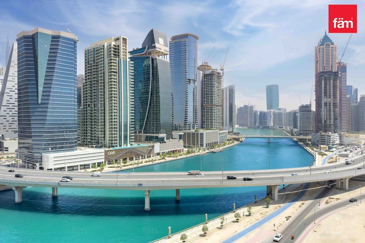 Prime Location | Vacant | Canal View