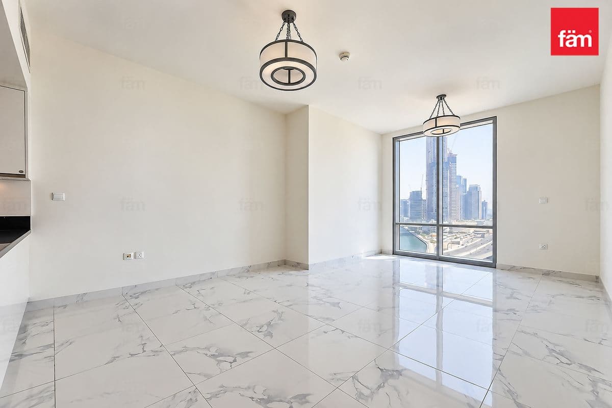 Prime Location | Vacant | Canal View