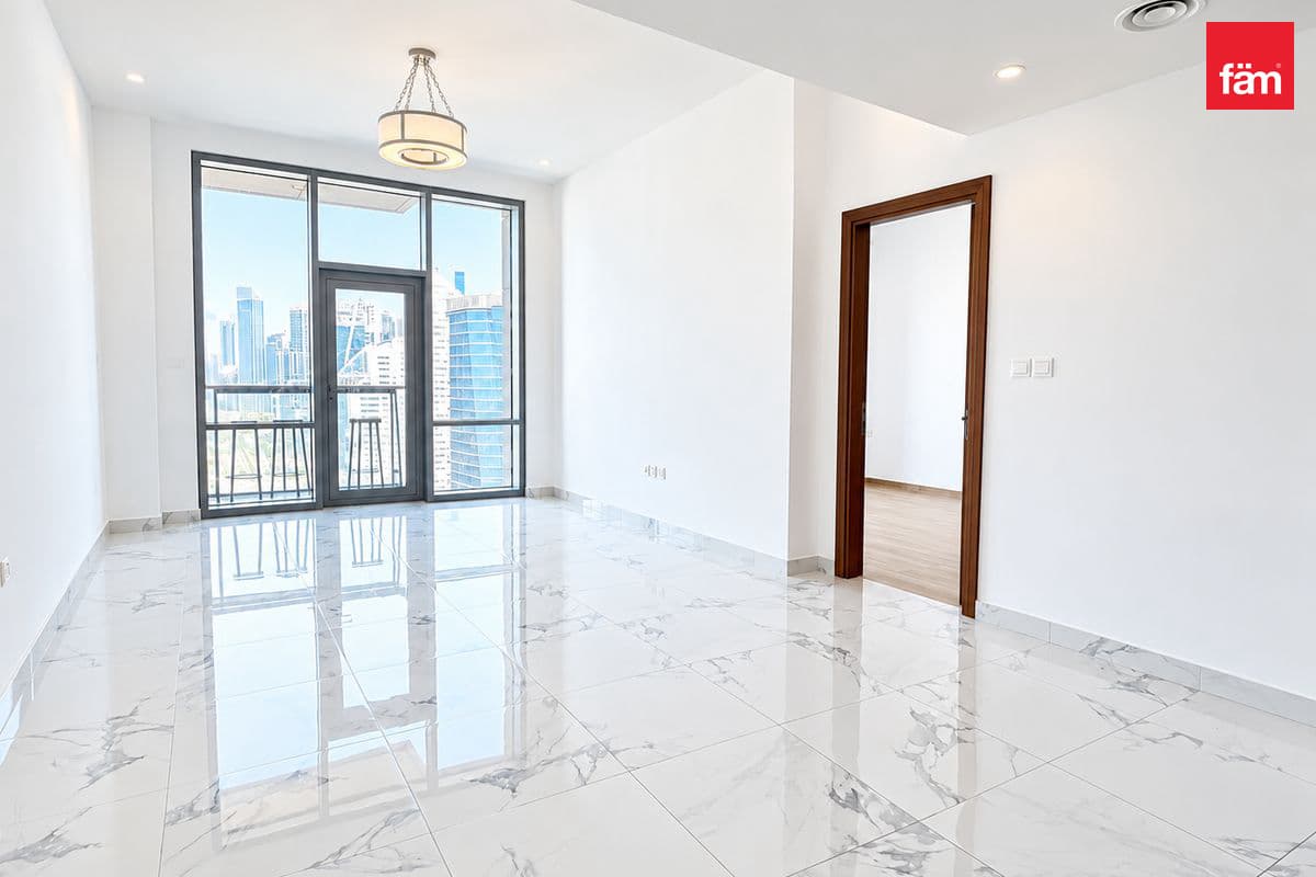 Spacious | Unfurnished | Canal View