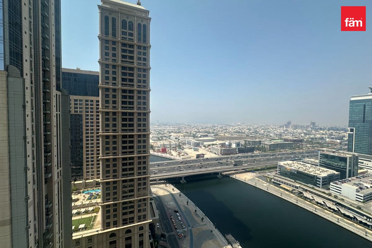 Mid Floor | Vacant | Ready To Move