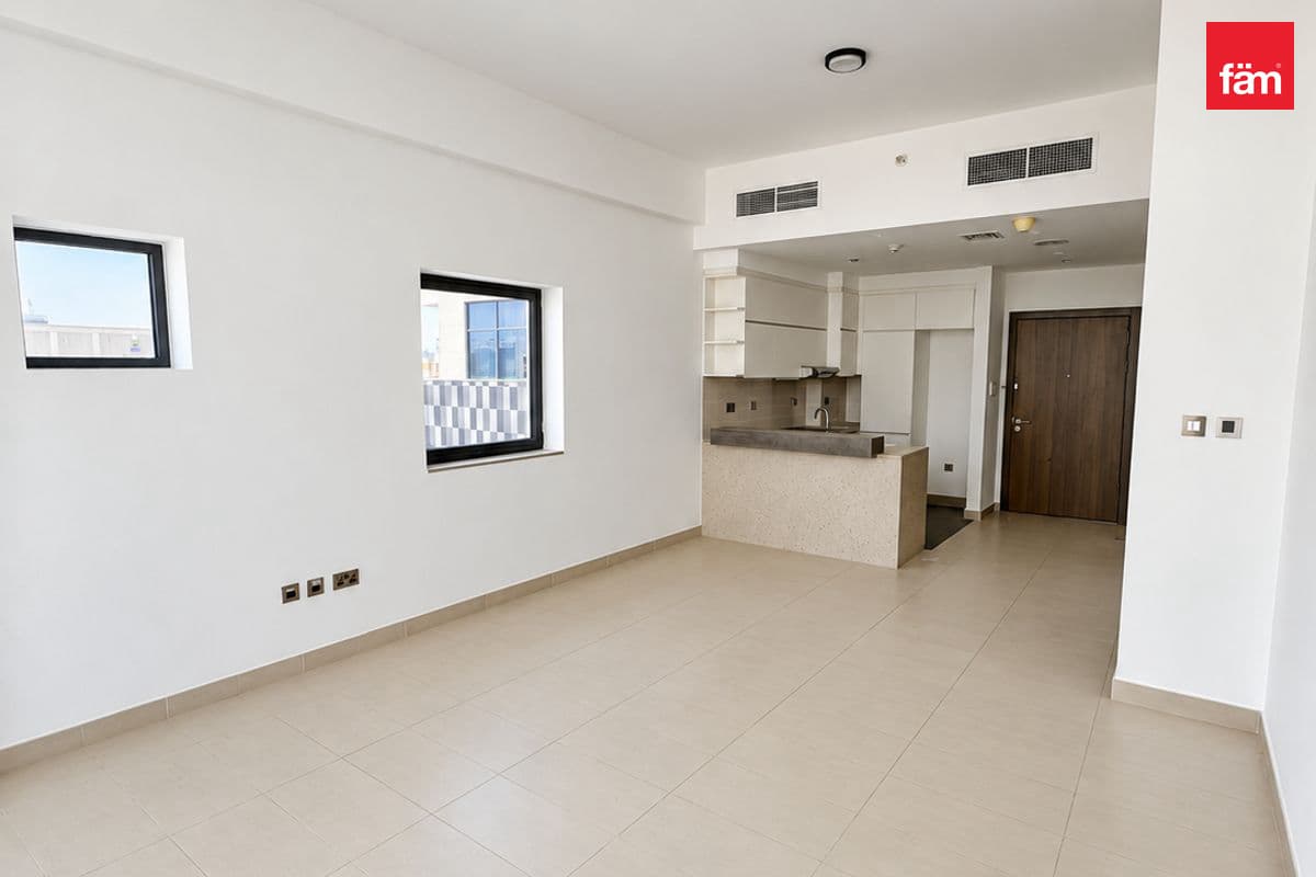 Spacious 1br | Balcony | Prime Motor City Location