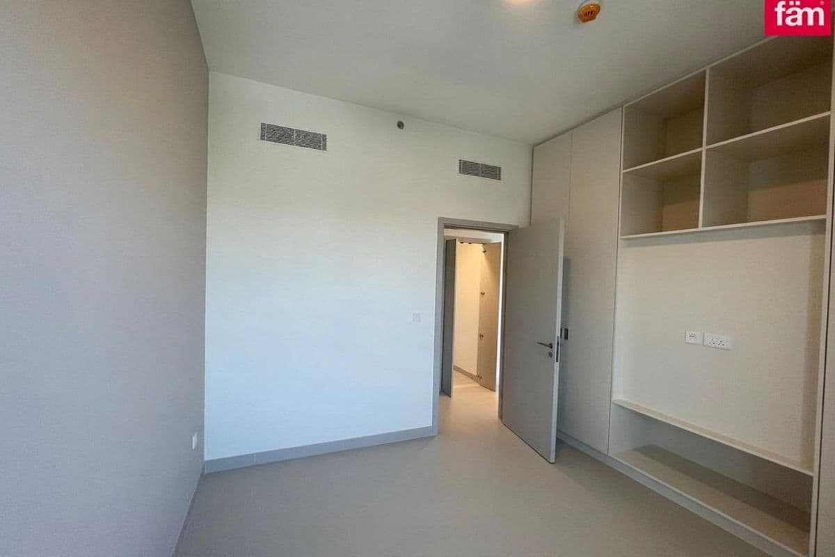 Ready-To-Move | 01 Br | Park Facing