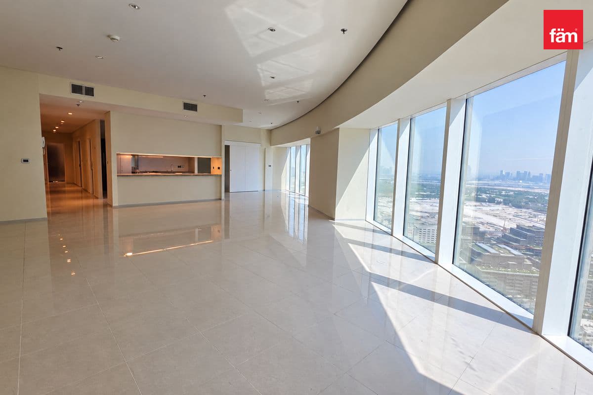 Huge 3 Beds Apartment | High Floor
