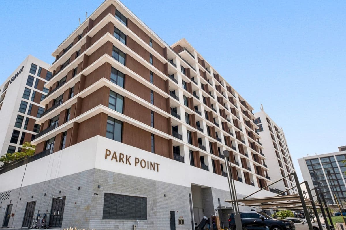 Pool View | Vacant | 4 Cheques | Spacious