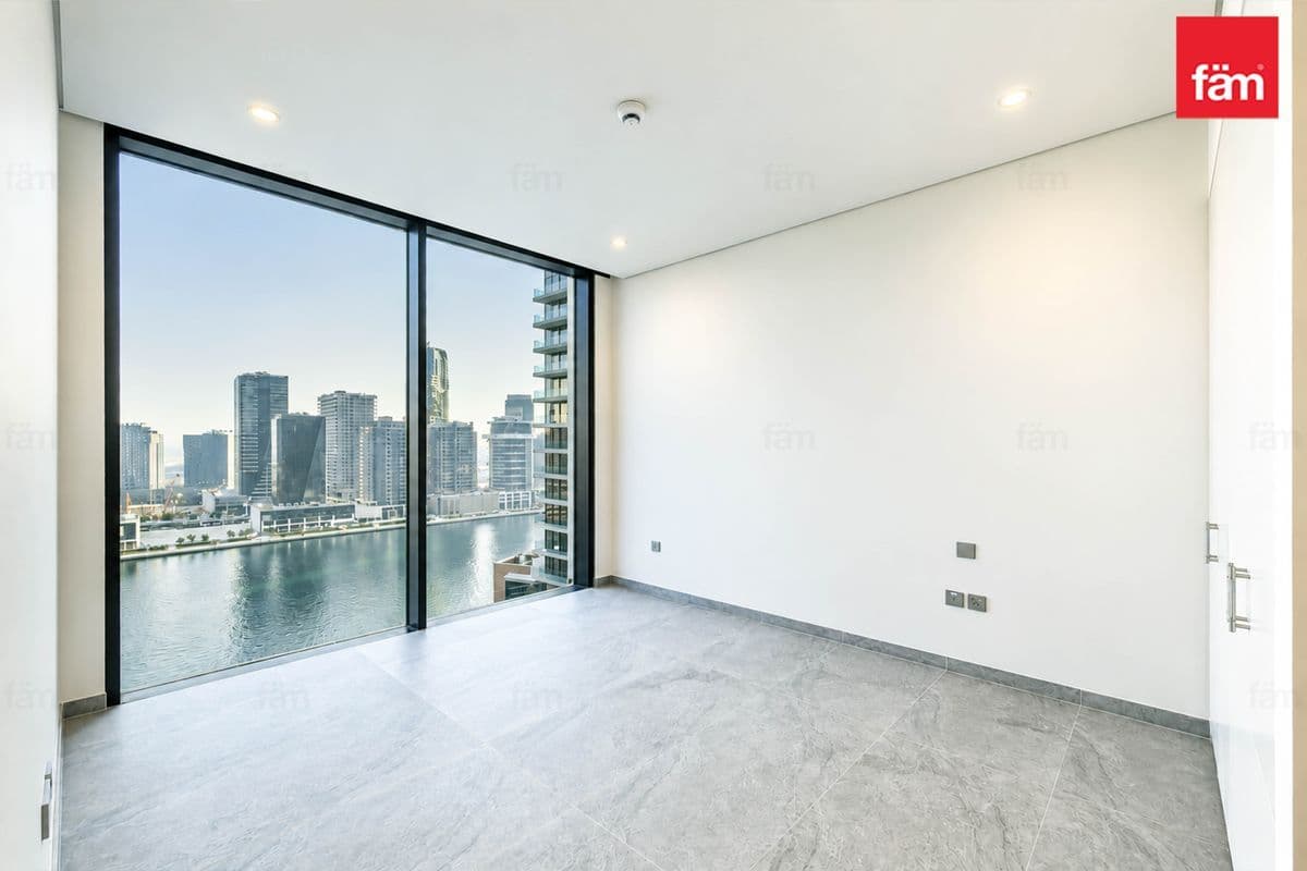 Canal View | Available To View Today | Mid Floor