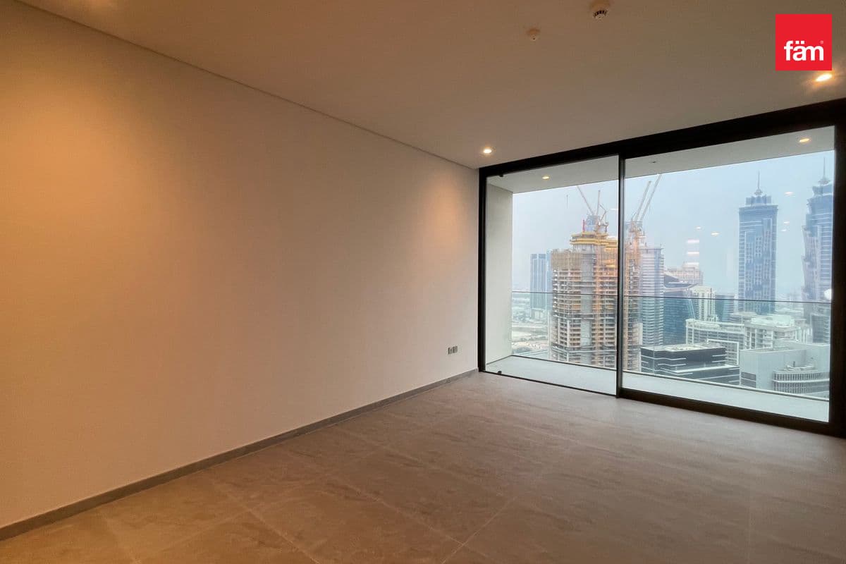 Canal View | Big Layout | High Floor
