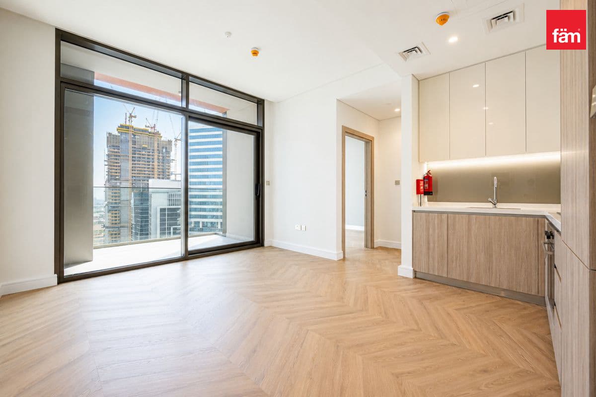 Brand New Apartment | Canal View | Spacious