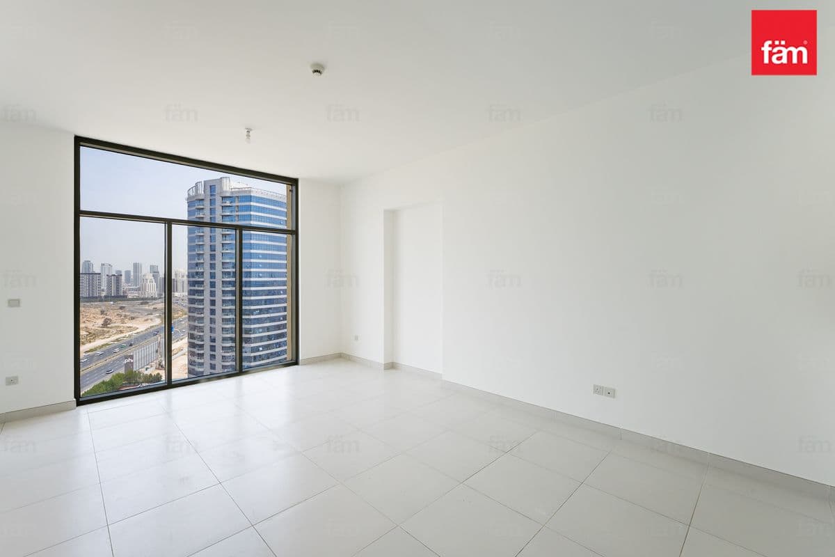 Vacant | Floor To Ceiling Windows | Lowest Price