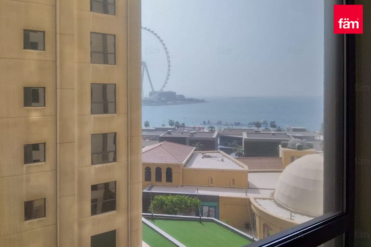 Bright With Dubai Eye Glimpses In The Heart Of JBR