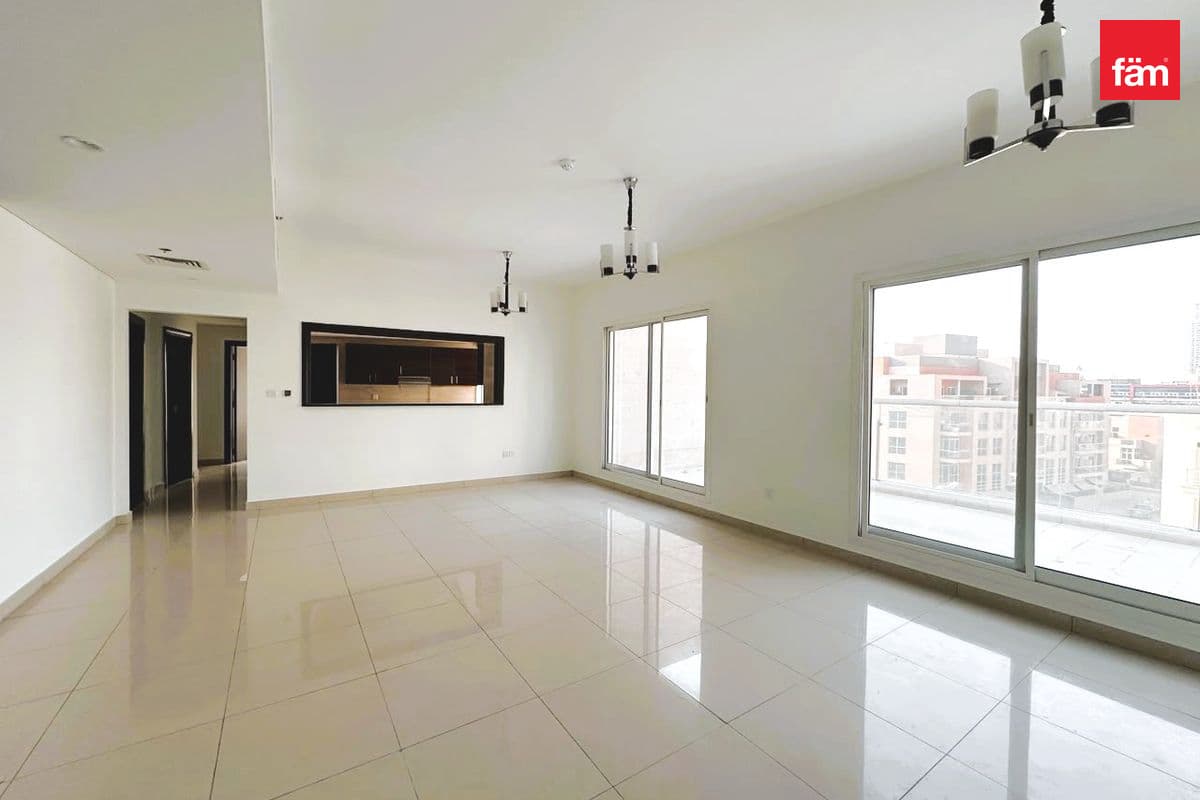 3 Bed Duplex | Park Facing | Easy Access |