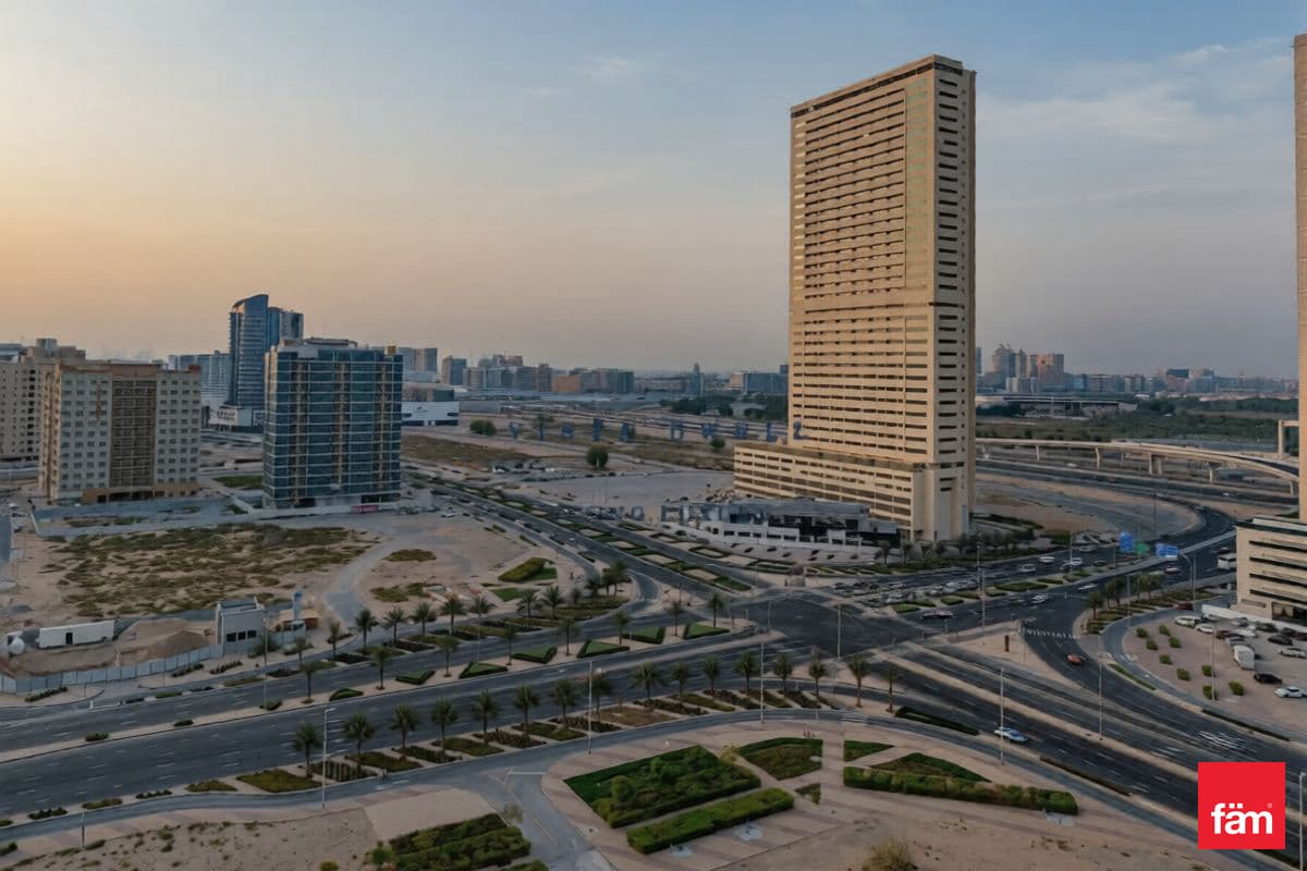 Spacious Appartment/ Community View/ High ROI