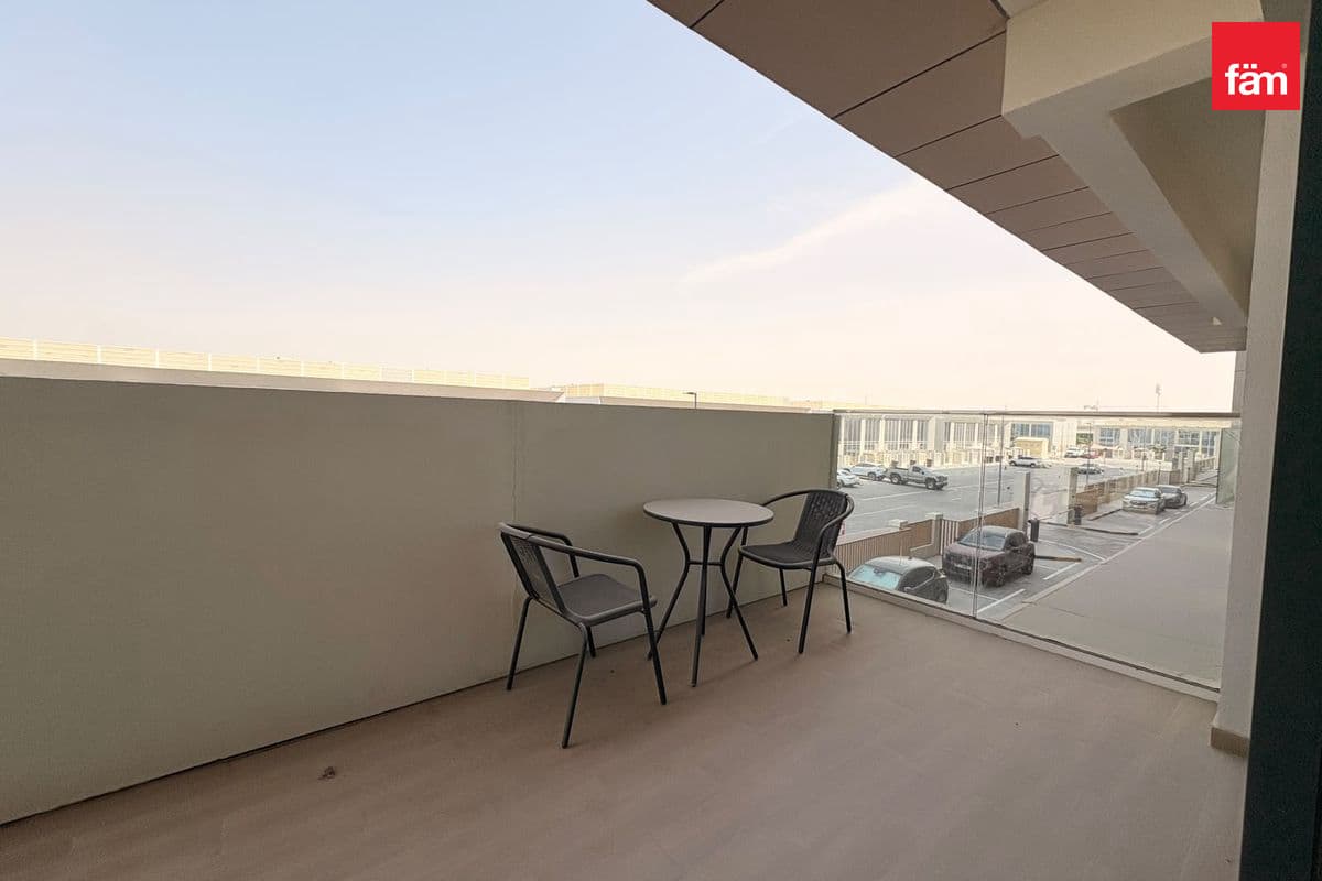 Fully Furnished L Spacious & Bright L With Balcony