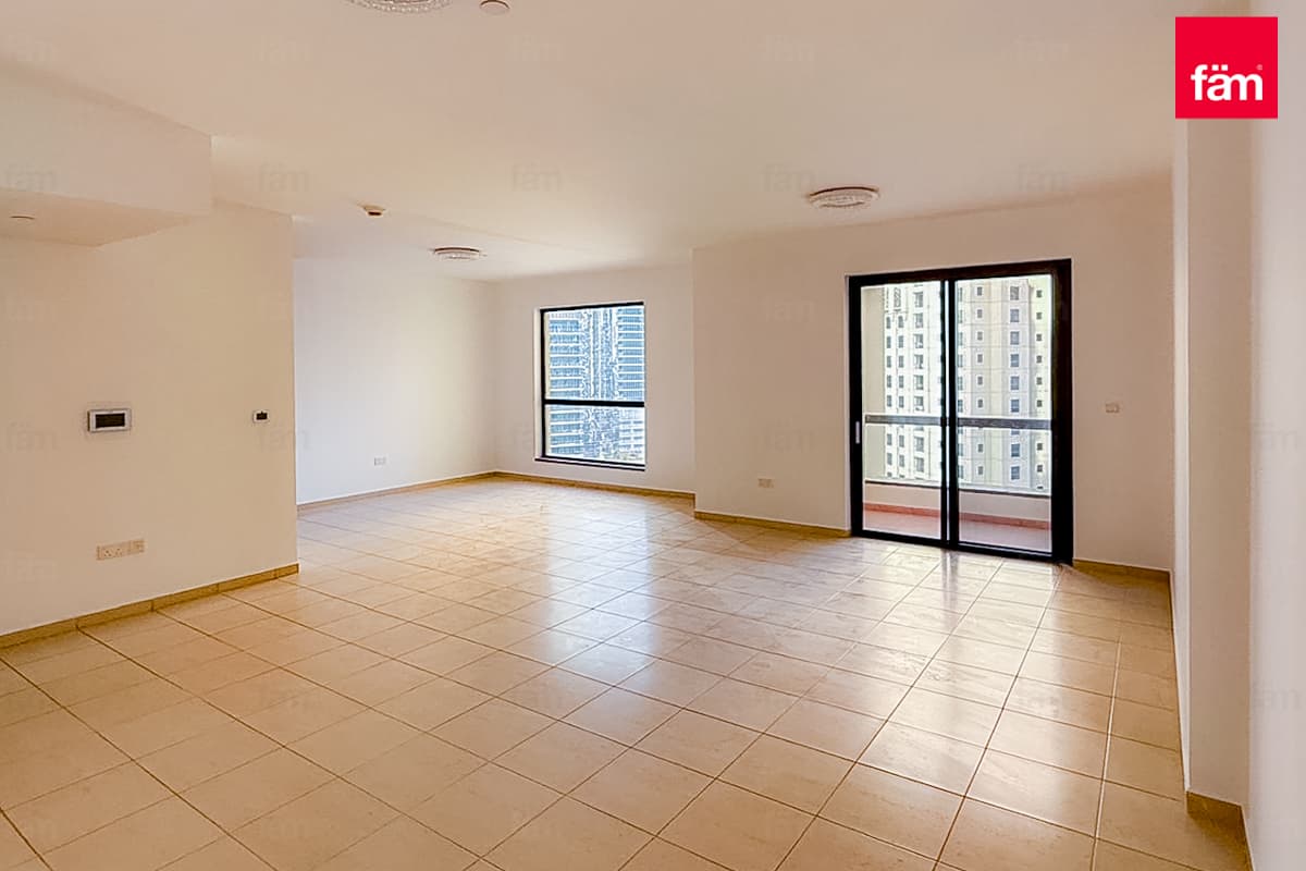 Spacious Apartment | Premium Beachside Living