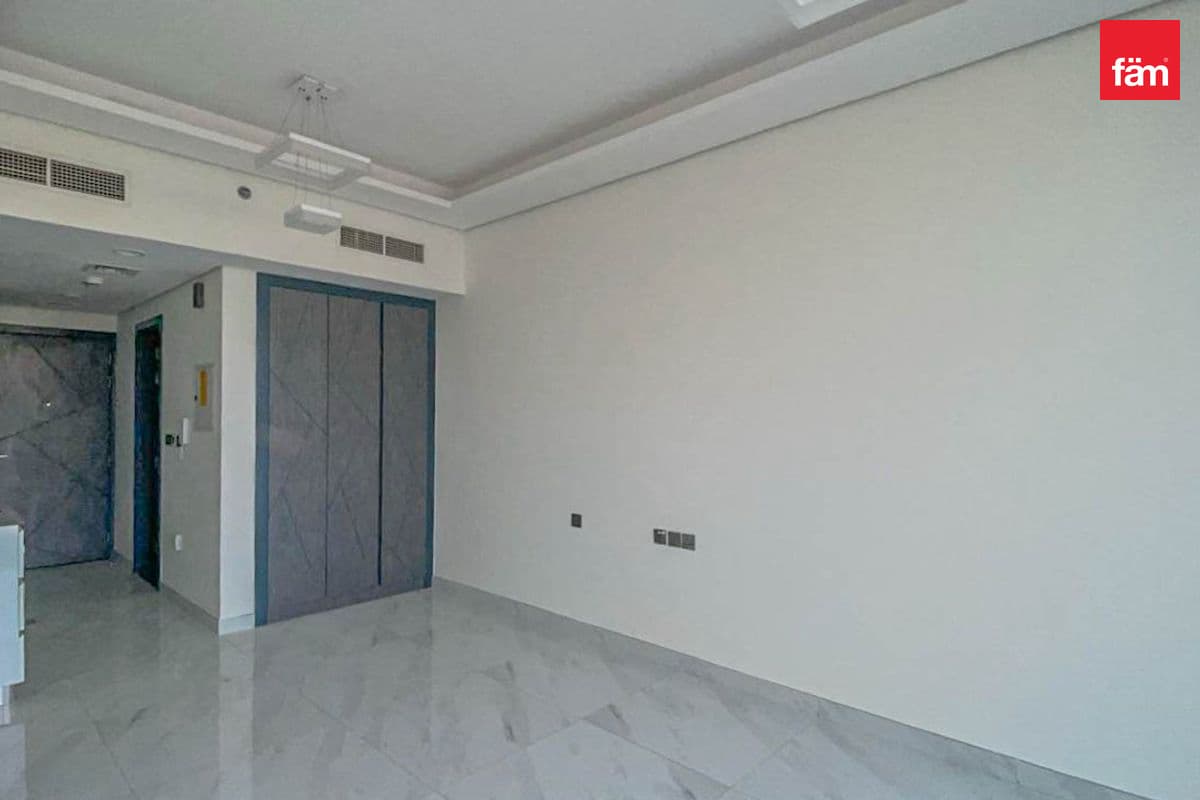 Pool View | Ready To Move | Multiple Cheques