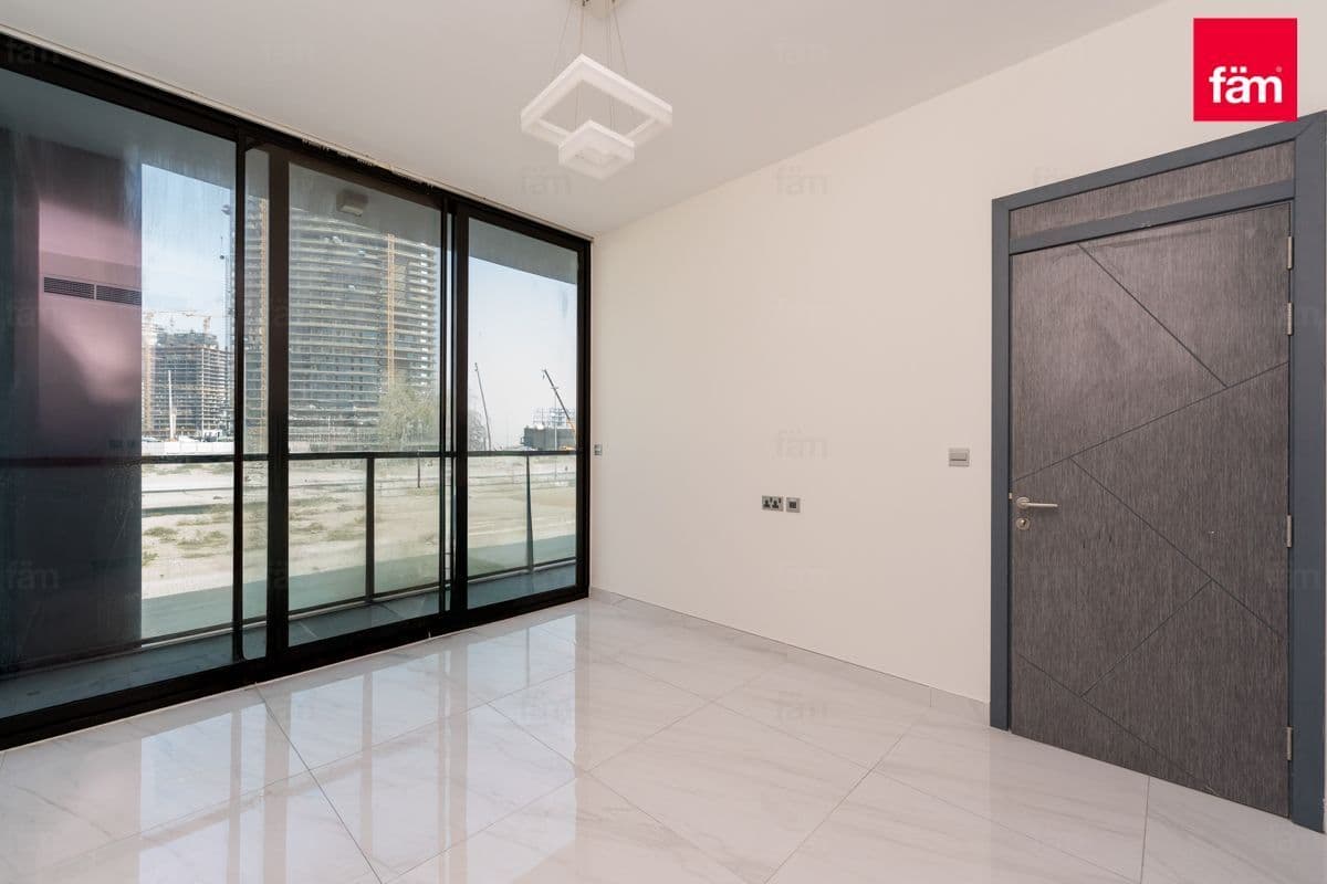 Vacant | Unfurnished | Boulevard View