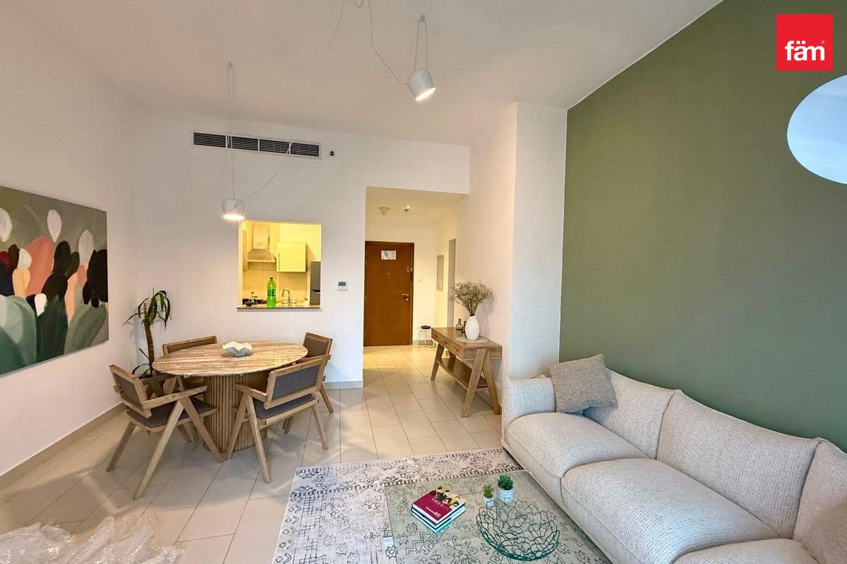 Spacious 1br | Private Garden | Ground Floor