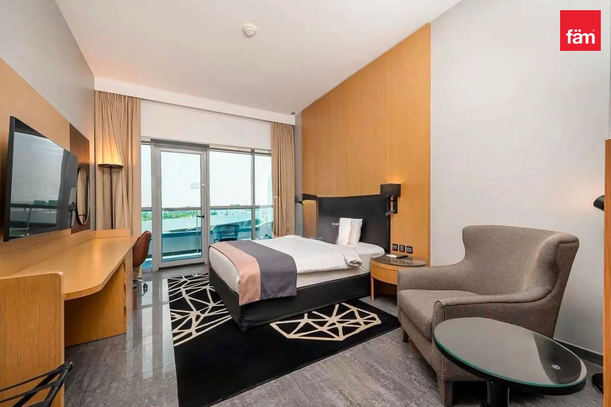 Luxurious Studio | Mid Floor | Furnished