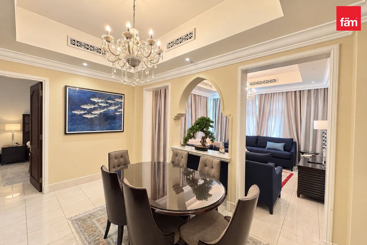 Fount & Burj Khalifa View| Ideal Location| Vacant