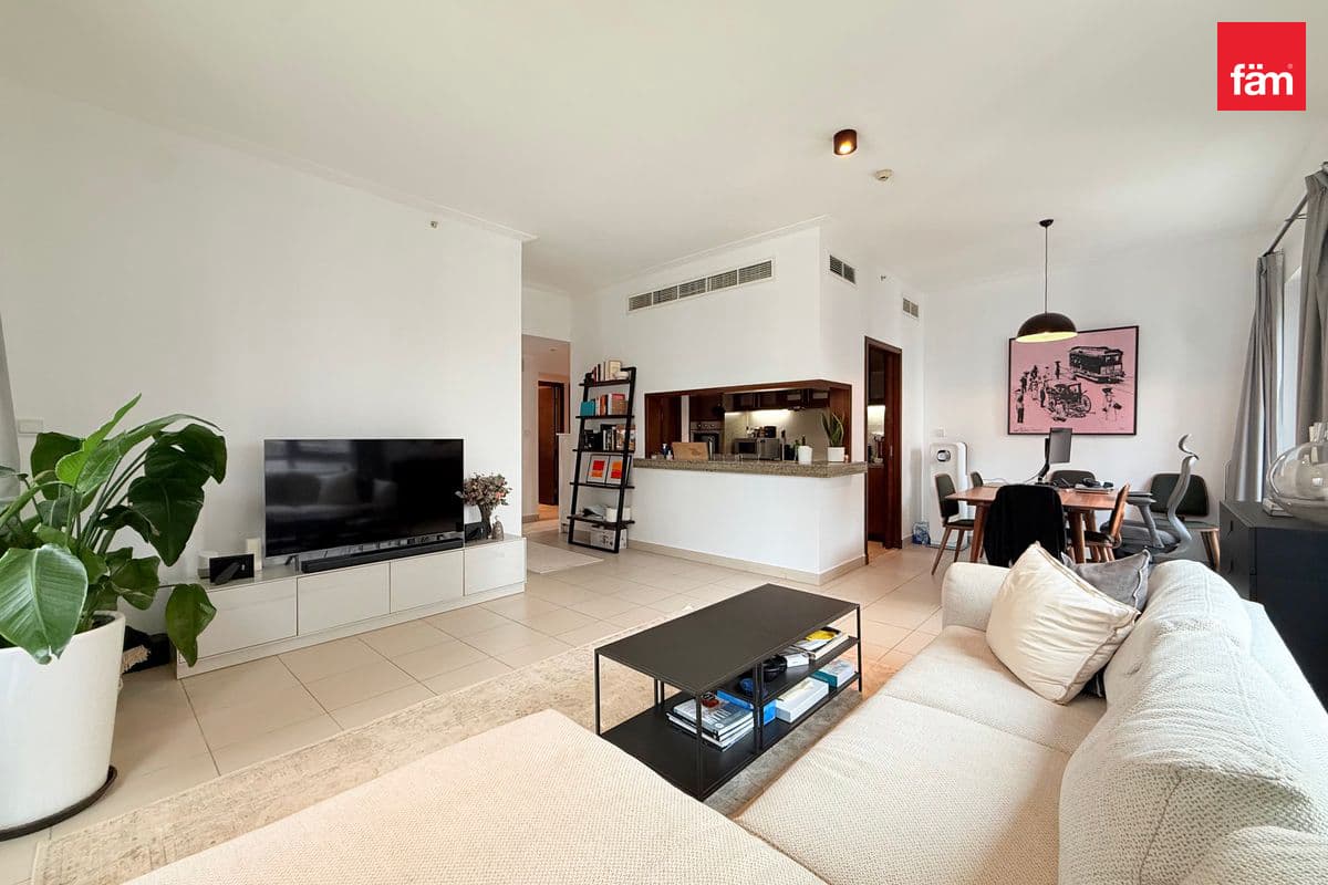Well Maintained | High Floor | Unfurnished 1 Bed